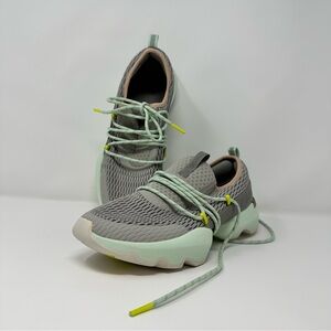 Sorel Kinetic Impact Lace Up Athletic Shoes Women's Size: 9 4694-081 Dove Sea